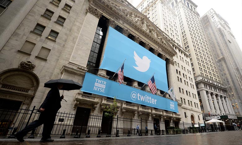 Après le retrait de Musk, Twitter chute à Wall Street et prépare sa bataille judiciaire
