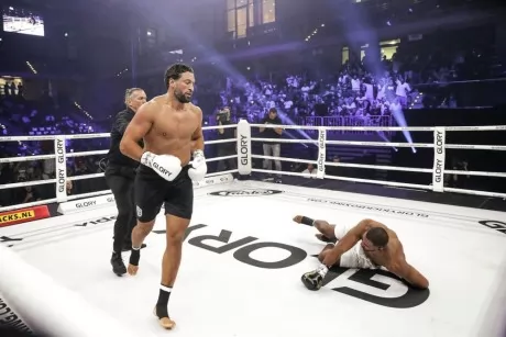 Glory 81 : Jamal Ben Saddik s'impose par KO face au Roumain Benjamin Adegboye