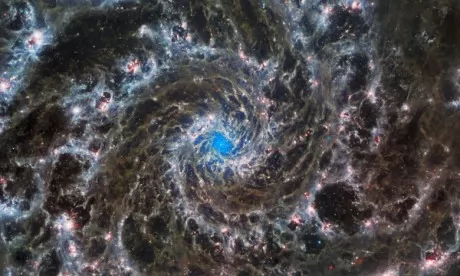 Le télescope James Webb dévoile une image époustouflante de la “galaxie fantôme”