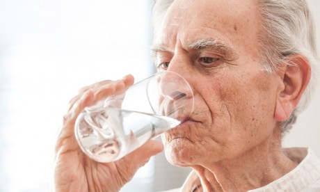 Vague de chaleur : Attention à la déshydratation chez les personnes âgées (les conseil de la  SNMGG)