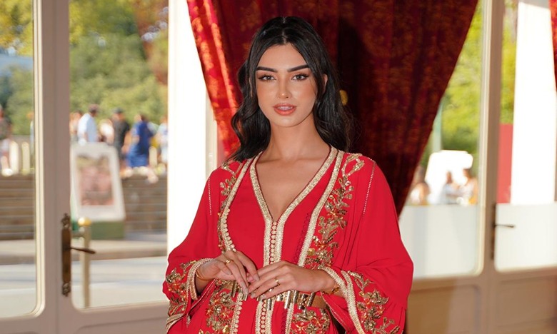 Vêtue d’un caftan marocain, Sofia Saidi fait sensation sur le tapis rouge à Venise