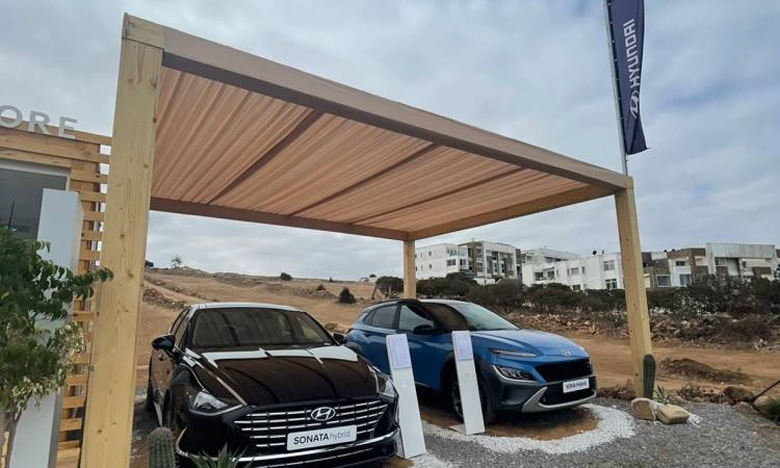Hyundai expose sa gamme hybride dans une plage privée à Dar Bouazza   