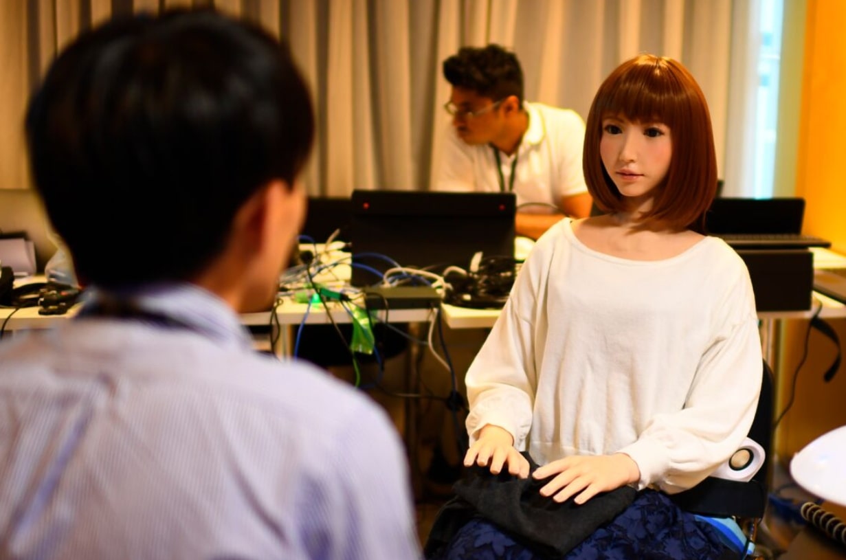 Japon : les robots apprennent à rire et à faire des blagues 
