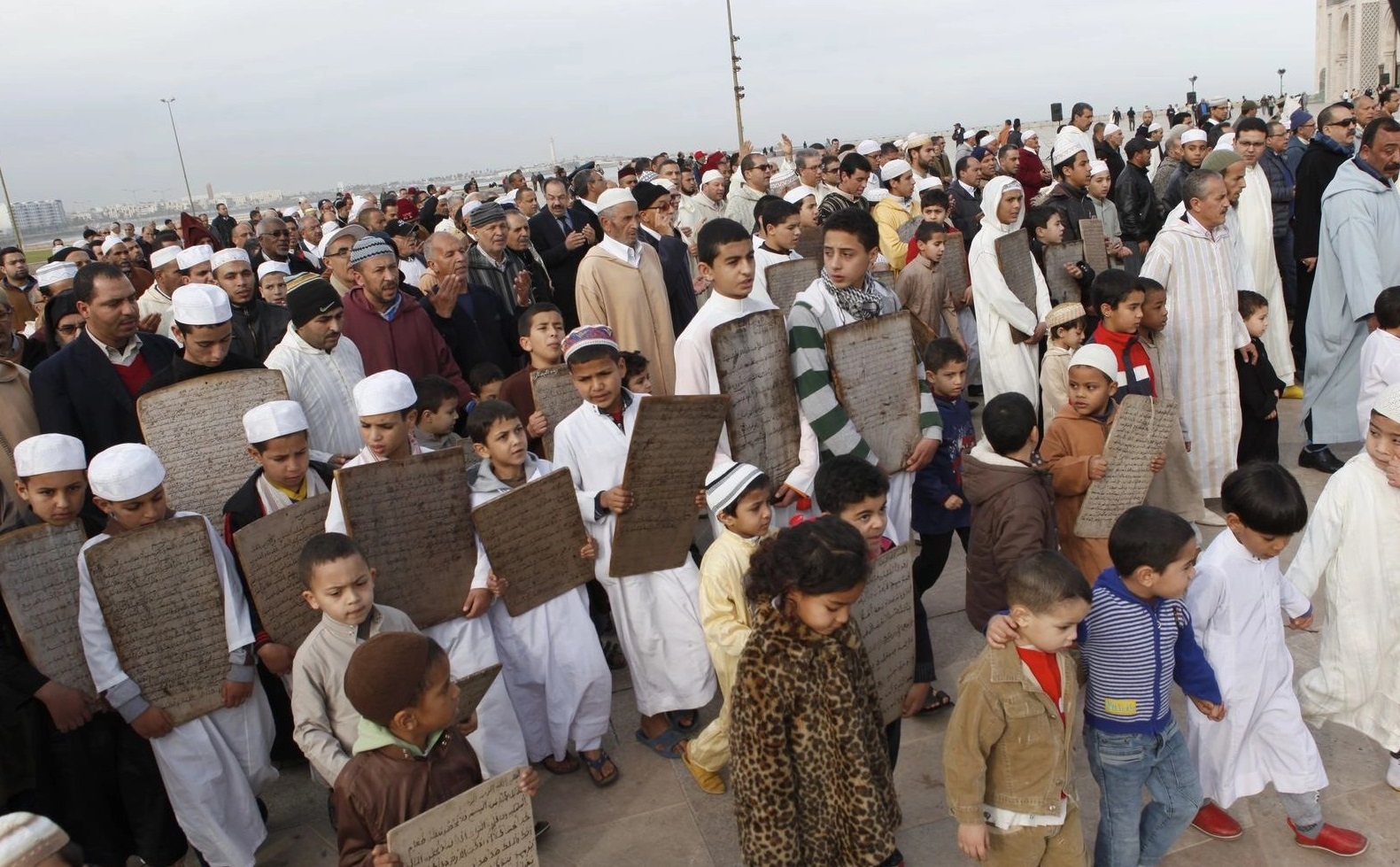 Des prières rogatoires mardi dans les mousallas et les mosquées du Maroc