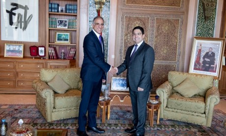 Nasser Bourita reçoit le nouvel ambassadeur des Etats-Unis au Maroc, Puneet Talwar