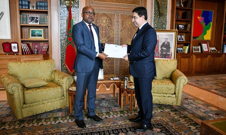 Nasser Bourita reçoit l'envoyé spécial du président de l'Union des Comores, porteur d’un message à S.M. le Roi Mohammed VI