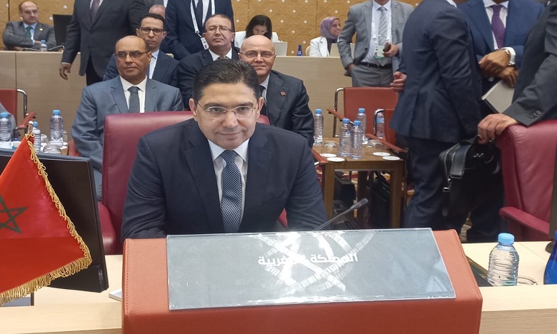 Sur Hautes Instructions royales, Nasser Bourita préside la délégation marocaine au Sommet arabe à Alger