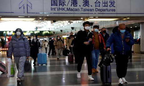 Covid: les Etats-Unis envisagent des restrictions d'entrée pour les voyageurs venant de Chine