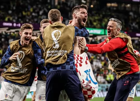 Mondial: la Croatie premier pays qualifié pour les demi-finales en battant le Brésil