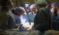 Contenu de marque : la séparation des sœurs siamoises à l'hôpital Acibadem racontée par les médecins et la famille (contenu de marque)
