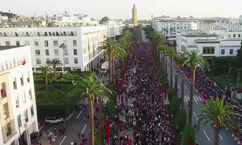 Des milliers de Marocains accueillent les Lions de l’Atlas à Rabat 