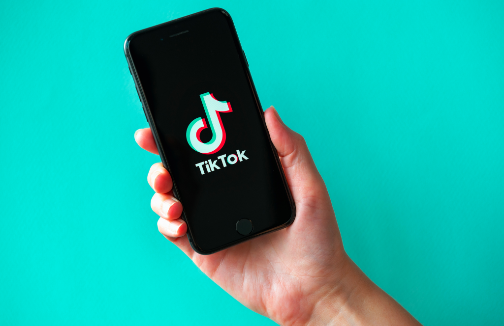 TikTok envisage de rendre certaines de ses vidéos payantes 