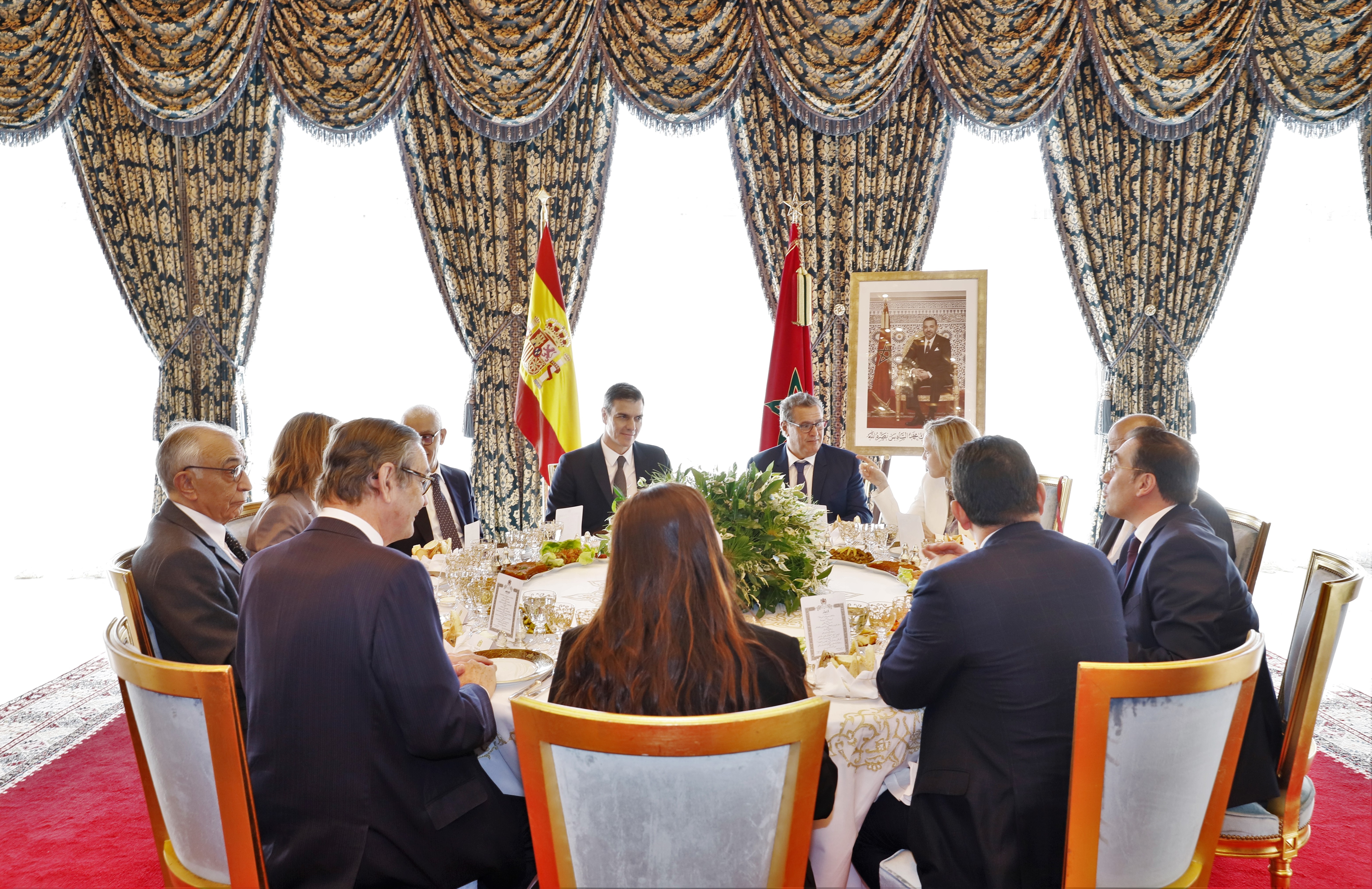 S.M. le Roi offre un déjeuner en l'honneur du Président du gouvernement espagnol et de la délégation l'accompagnant
