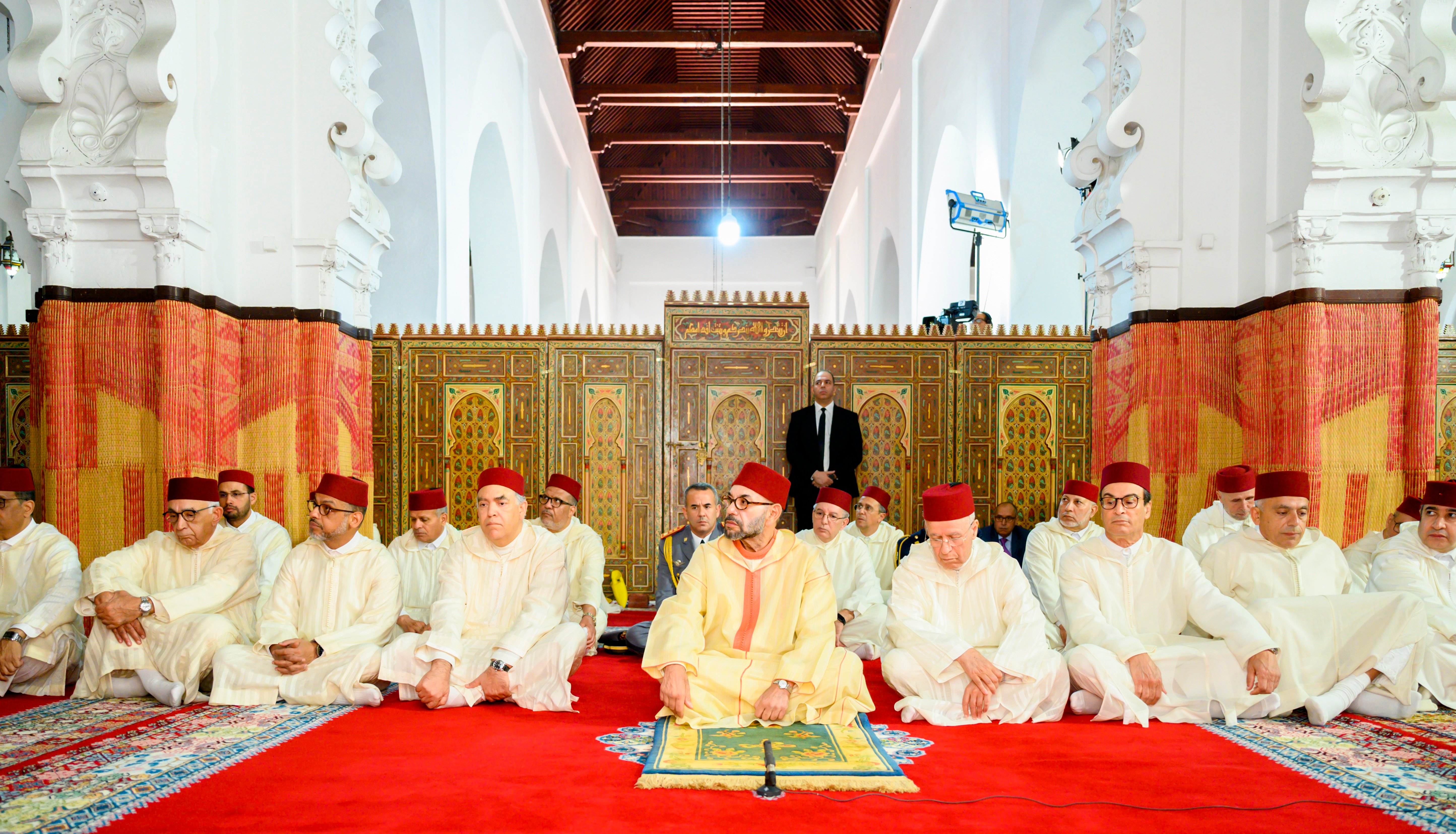 S.M. le Roi, Amir Al Mouminine, accomplit la priére du vendredi à  la mosquée Al Mohammadi à  Casablanca