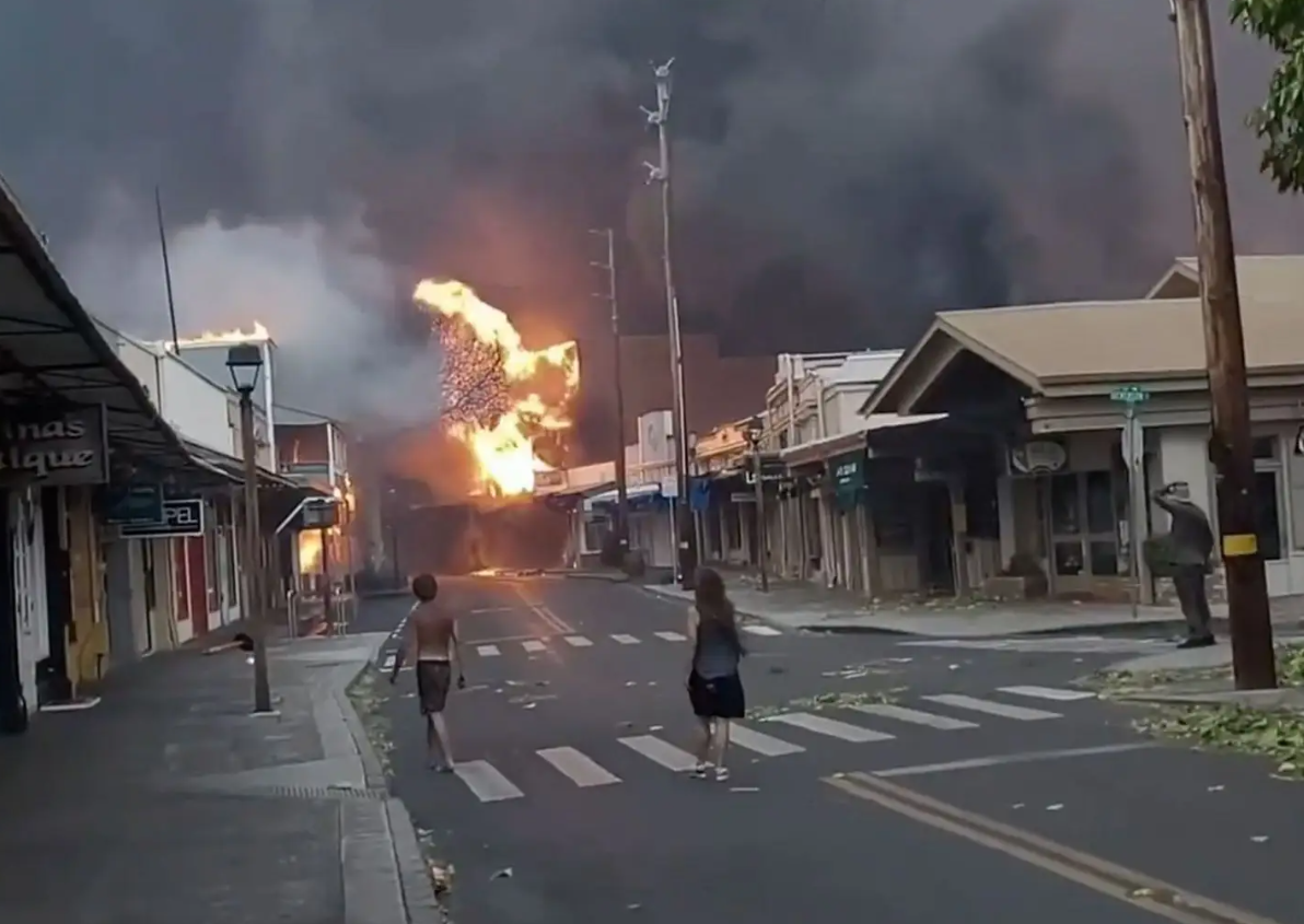 Incendies à Hawaï: le bilan grimpe à 80 morts